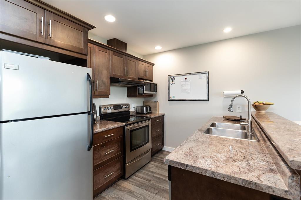 Photo 8 of 50 Parkhill Crescent, Steinbach MB