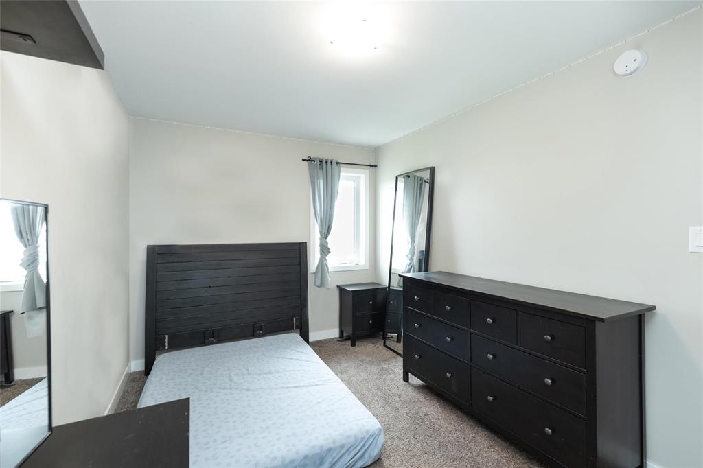Photo 19 of 50 Parkhill Crescent, Steinbach MB