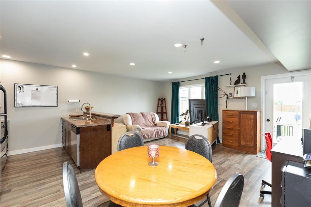 Photo 10 of 50 Parkhill Crescent, Steinbach MB