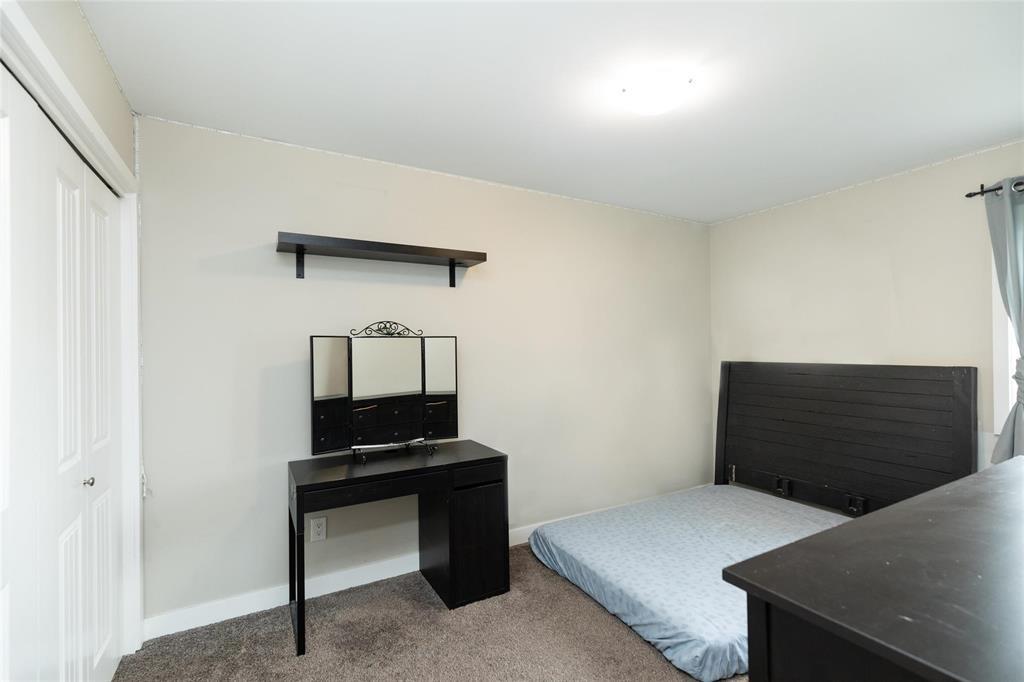 Photo 18 of 50 Parkhill Crescent, Steinbach MB