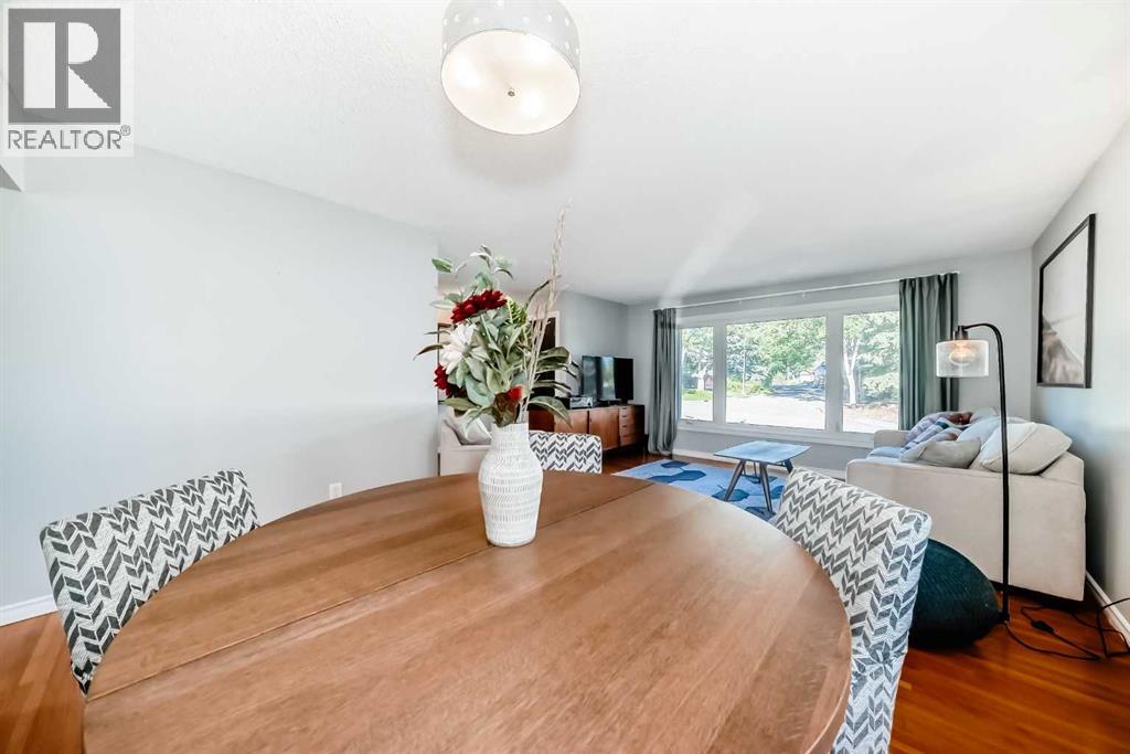 Photo 15 of 9656 Oakhill Drive Sw, Calgary AB