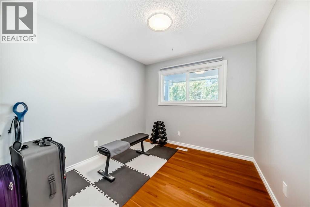 Photo 24 of 9656 Oakhill Drive Sw, Calgary AB