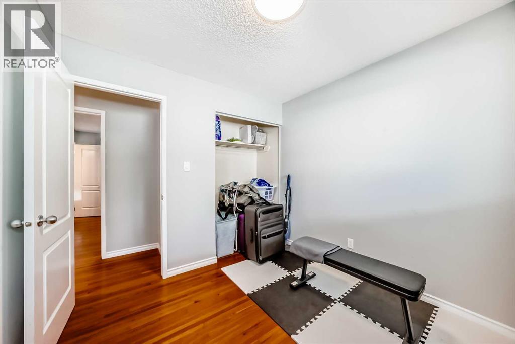 Photo 25 of 9656 Oakhill Drive Sw, Calgary AB