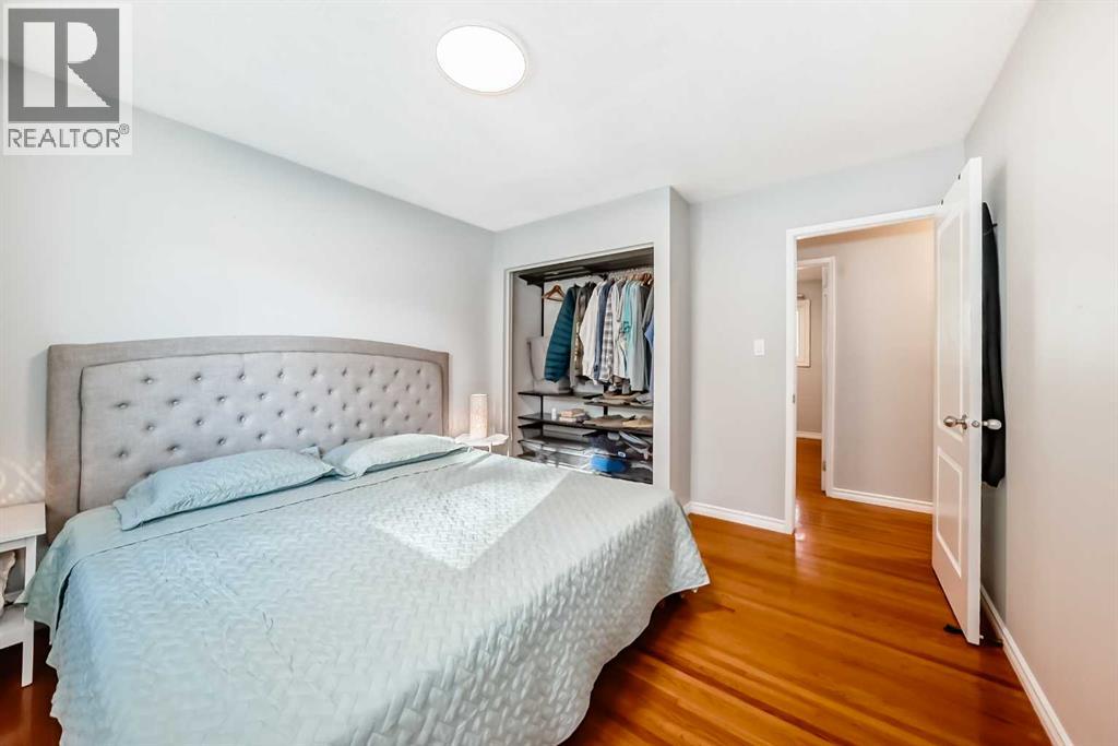 Photo 22 of 9656 Oakhill Drive Sw, Calgary AB