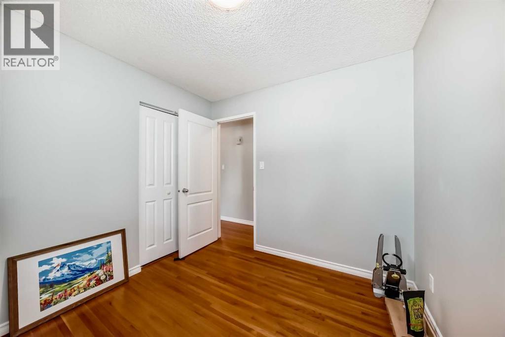 Photo 27 of 9656 Oakhill Drive Sw, Calgary AB