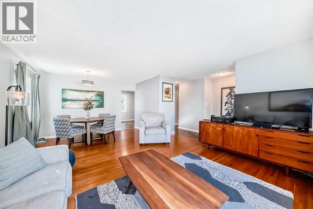 Photo 20 of 9656 Oakhill Drive Sw, Calgary AB