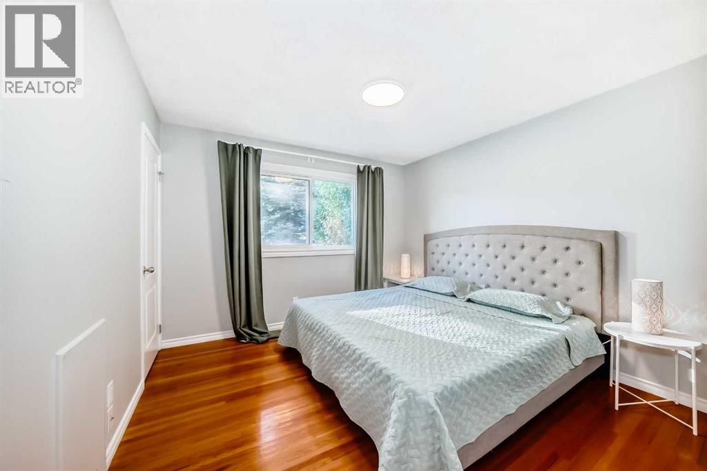 Photo 21 of 9656 Oakhill Drive Sw, Calgary AB
