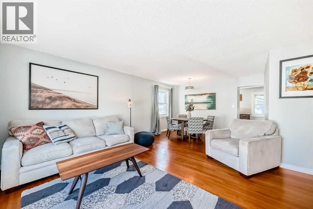 Photo 19 of 9656 Oakhill Drive Sw, Calgary AB