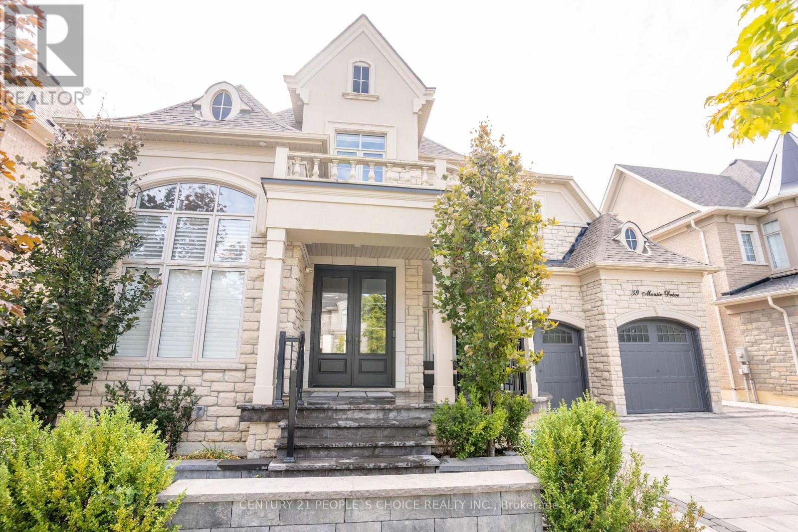 Photo 2 of 39 Munsie Drive, King ON
