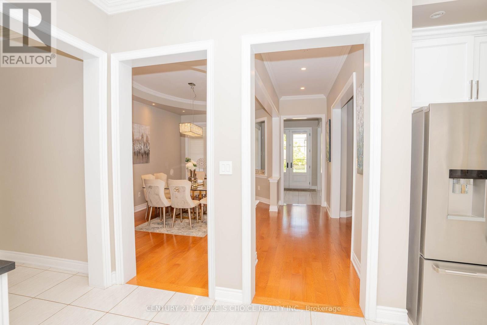 Photo 7 of 39 Munsie Drive, King ON
