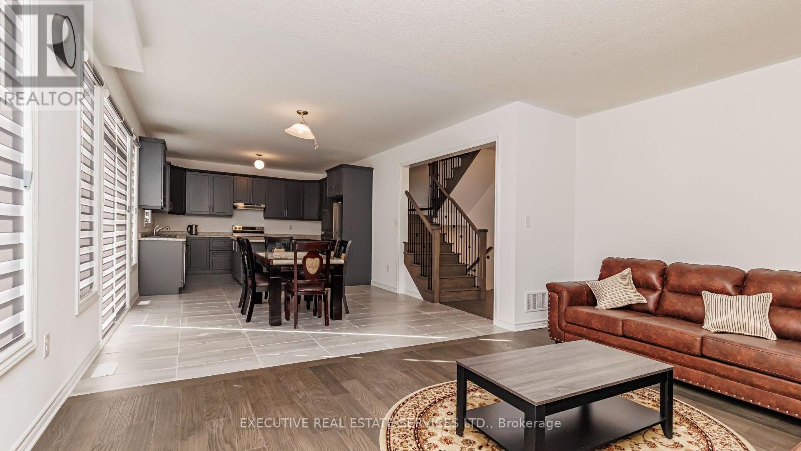 Photo 10 of 42 Tracey Lane, Collingwood ON