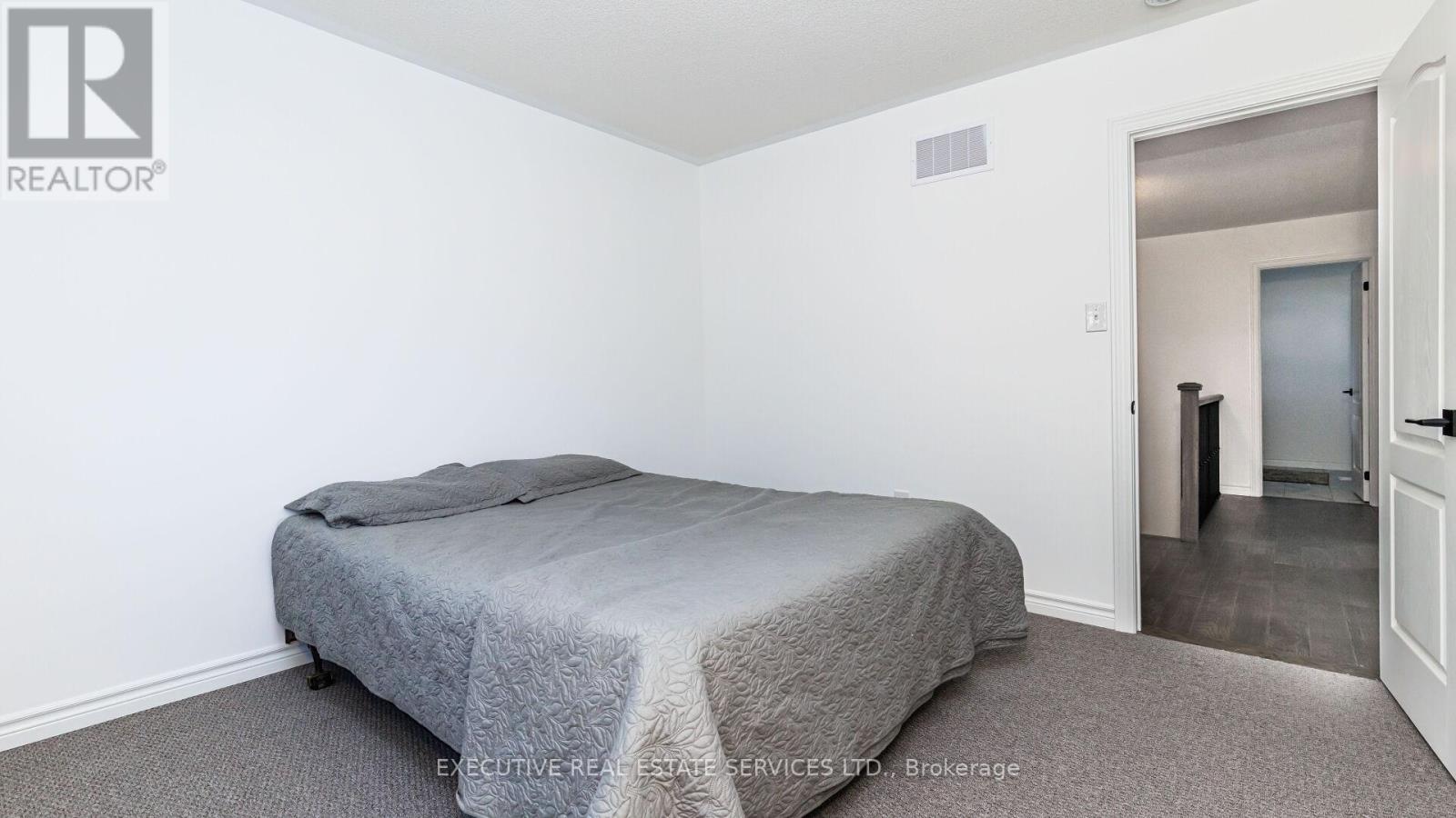 Photo 41 of 42 Tracey Lane, Collingwood ON