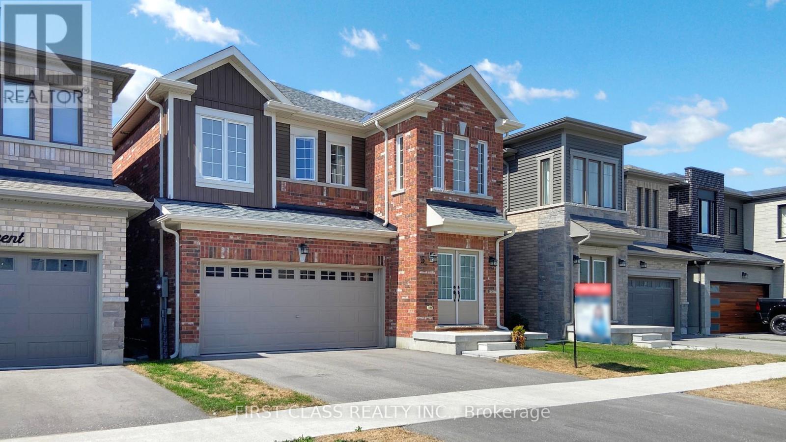 Photo 2 of 5 Harvest Crescent, Barrie ON