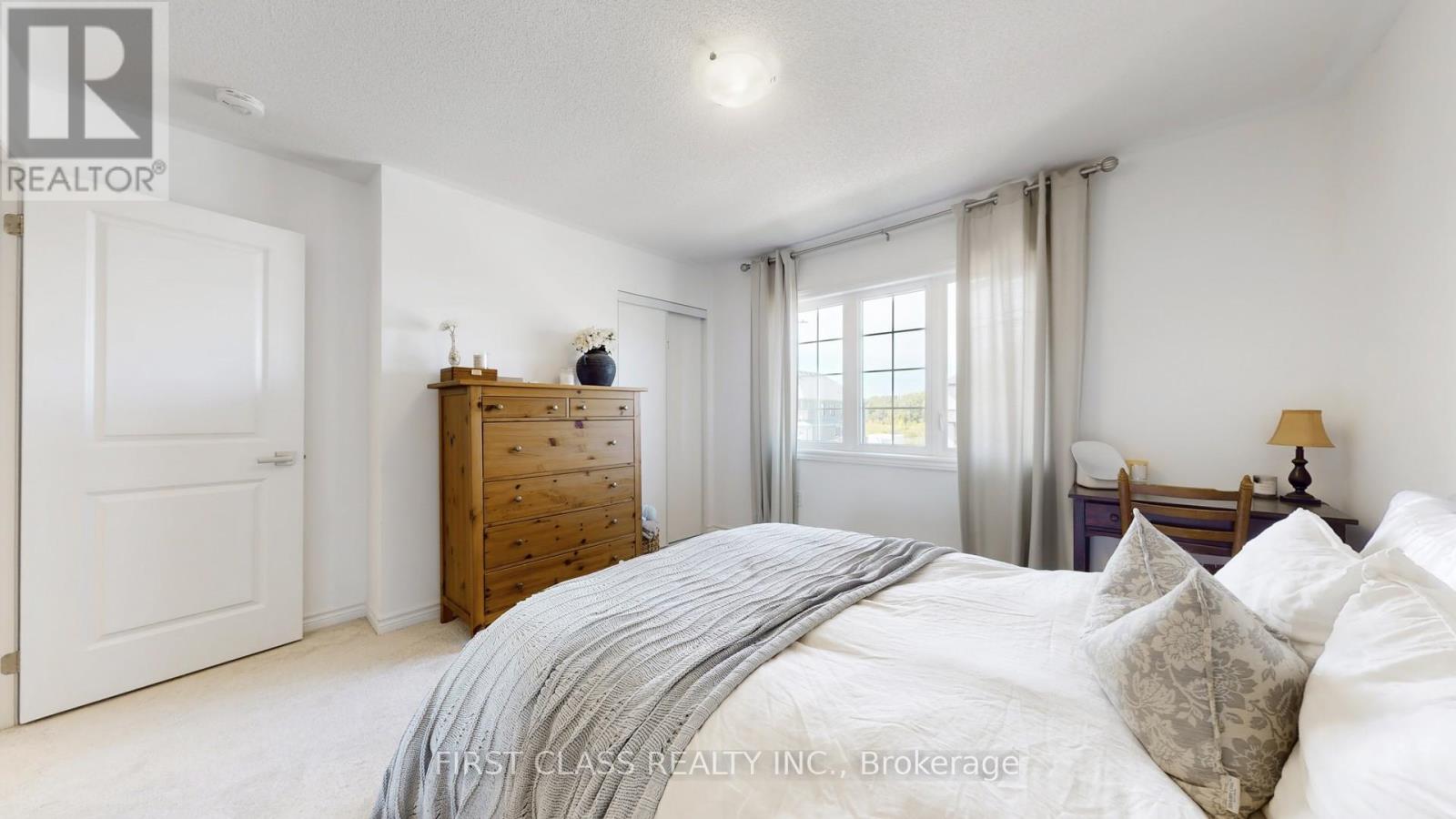 Photo 33 of 5 Harvest Crescent, Barrie ON