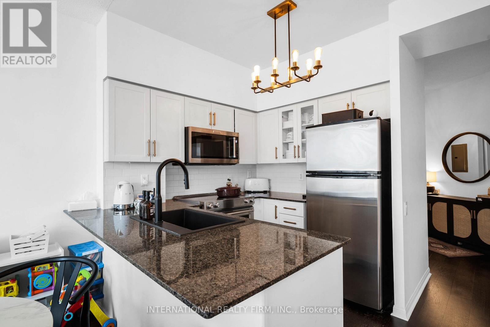Photo 10 of 511 15 Windemere Avenue, Toronto ON