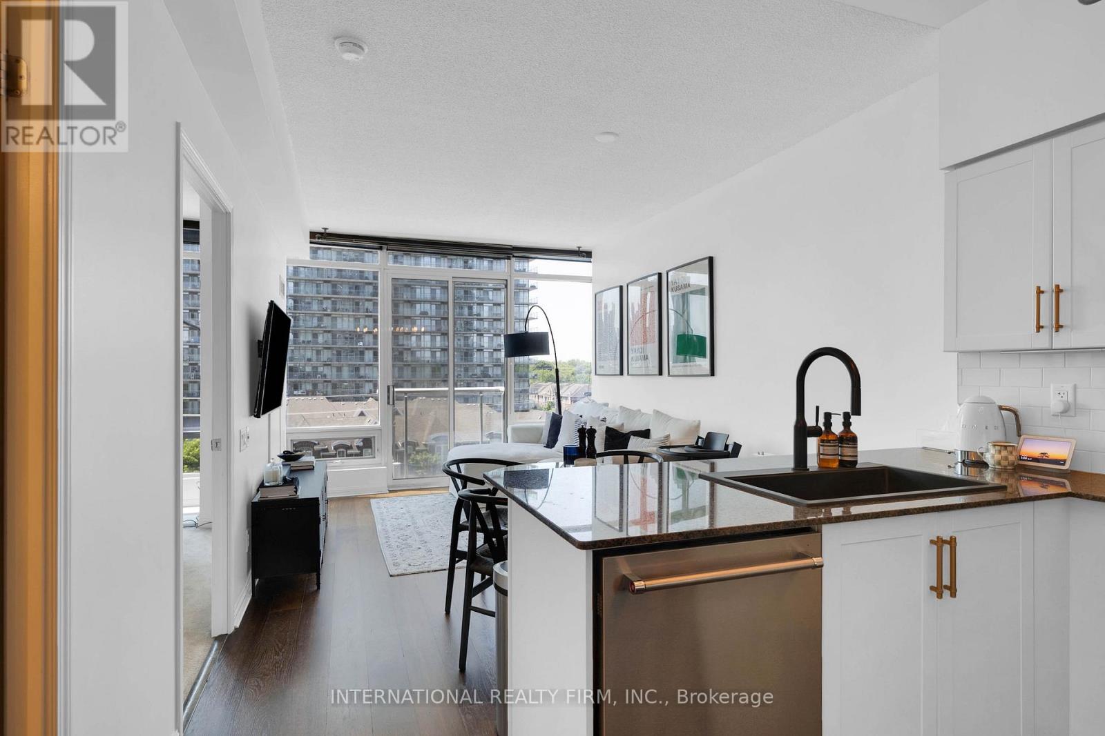 Photo 12 of 511 15 Windemere Avenue, Toronto ON