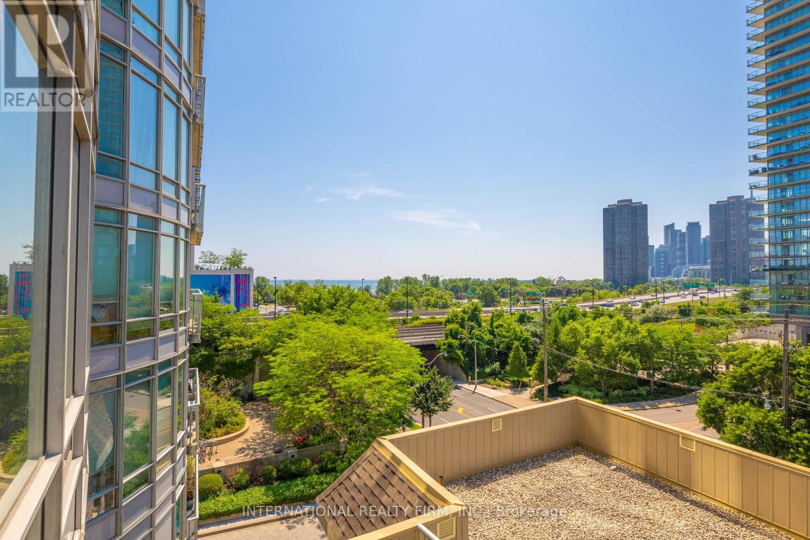 Photo 14 of 511 15 Windemere Avenue, Toronto ON