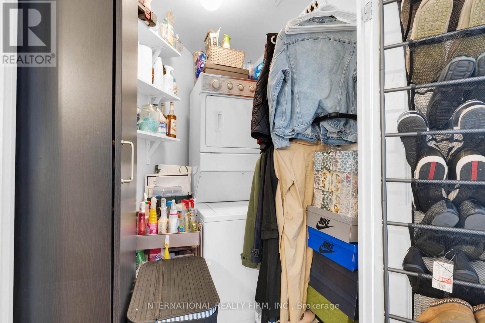 Photo 19 of 511 15 Windemere Avenue, Toronto ON