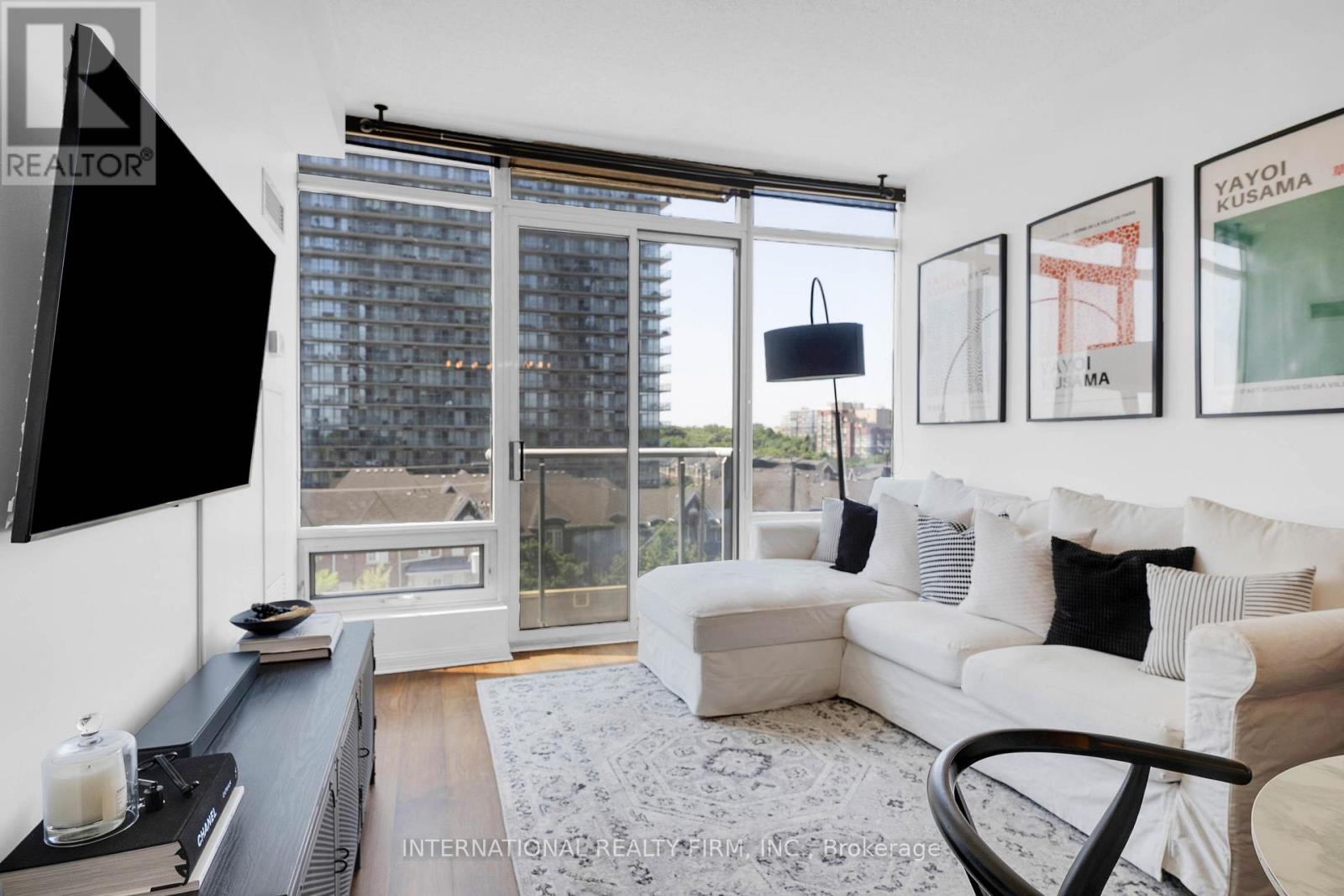 Photo 5 of 511 15 Windemere Avenue, Toronto ON