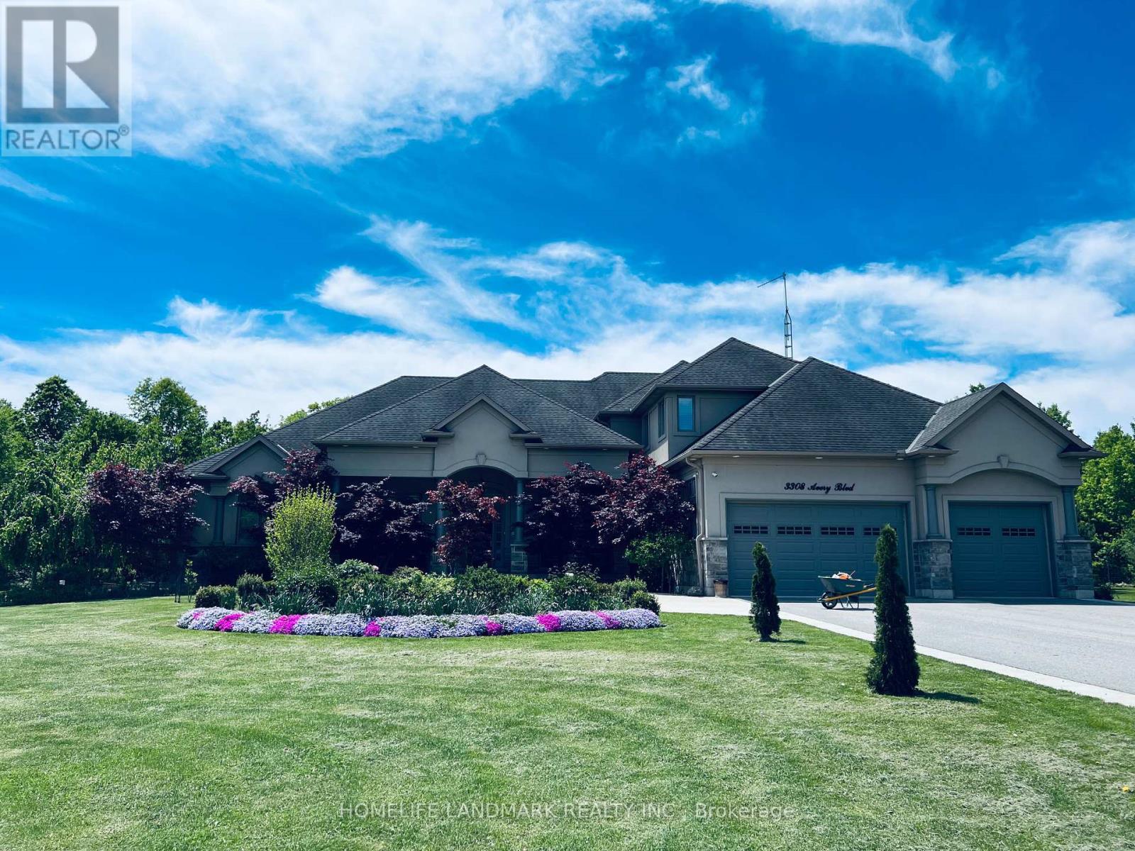 Photo 1 of 3308 Avery Boulevard, Niagara Falls ON