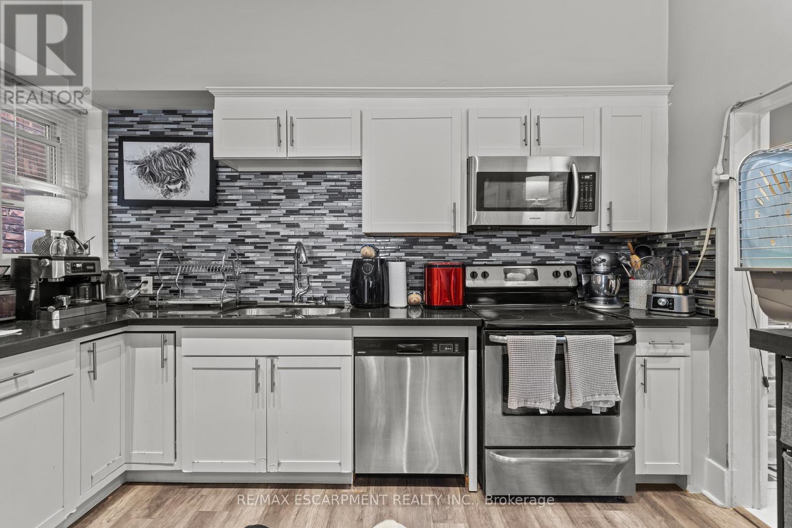 Photo 11 of 181 West Avenue, Hamilton ON