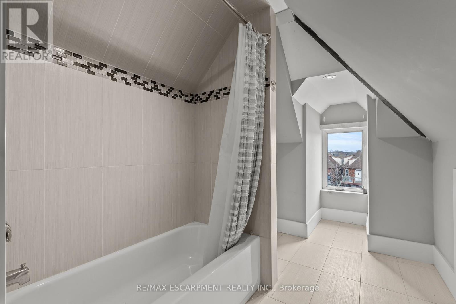 181 WEST AVENUE - 40