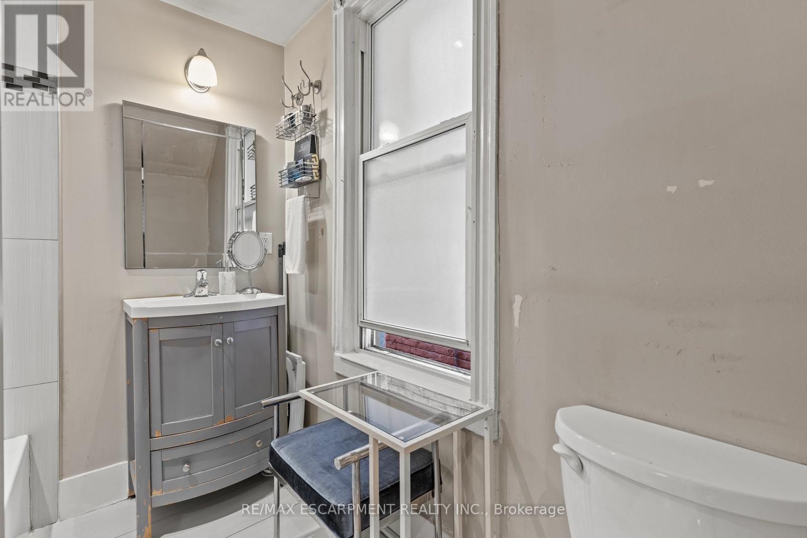 Photo 6 of 181 West Avenue, Hamilton ON
