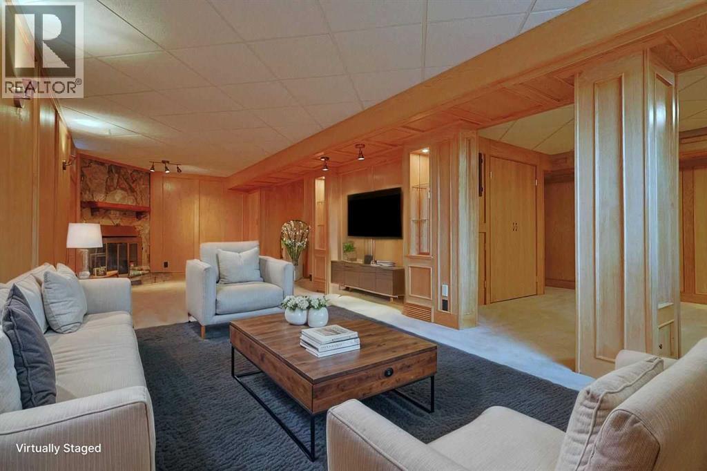 Photo 31 of 7047 Edgemont Drive Nw, Calgary AB