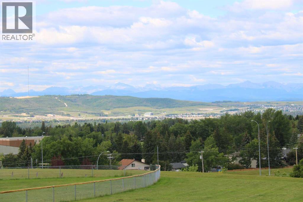 Photo 40 of 7047 Edgemont Drive Nw, Calgary AB