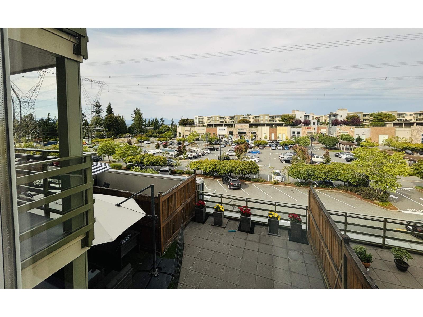 Photo 16 of 309 15775 Croydon Drive, Surrey BC