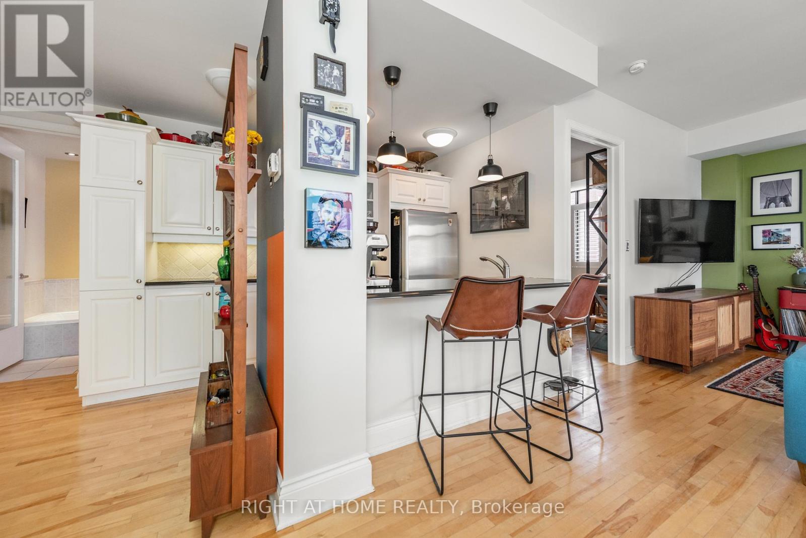 Photo 10 of 504 364 Cooper Street, Ottawa ON