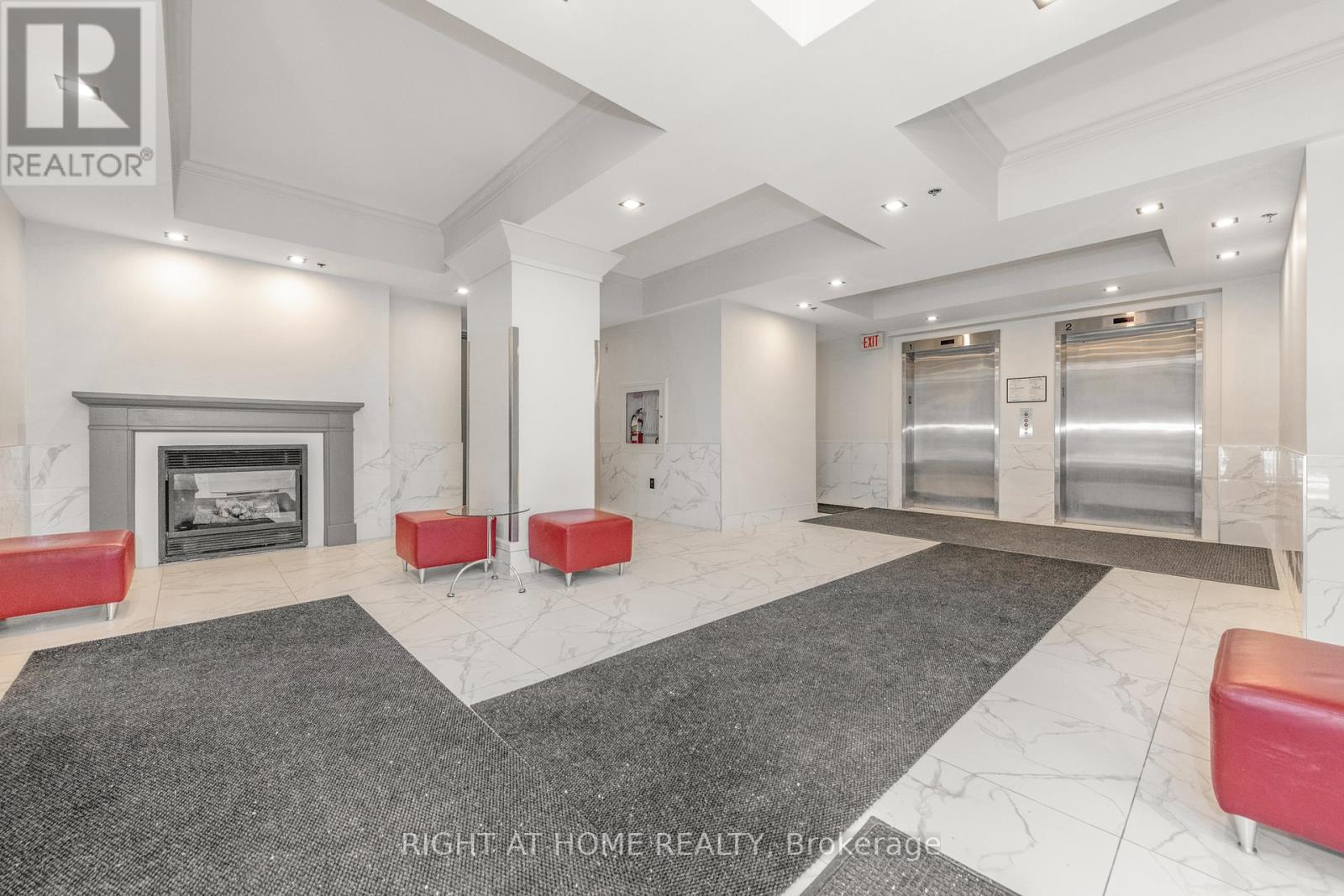 Photo 3 of 504 364 Cooper Street, Ottawa ON