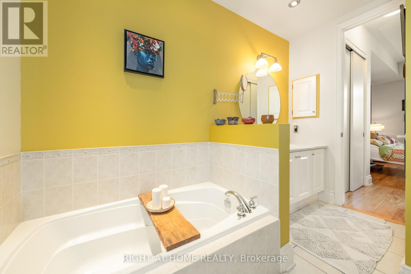 Photo 6 of 504 364 Cooper Street, Ottawa ON