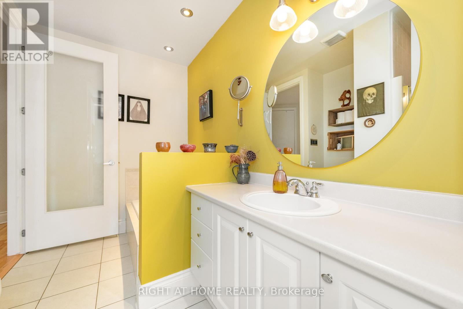 Photo 7 of 504 364 Cooper Street, Ottawa ON