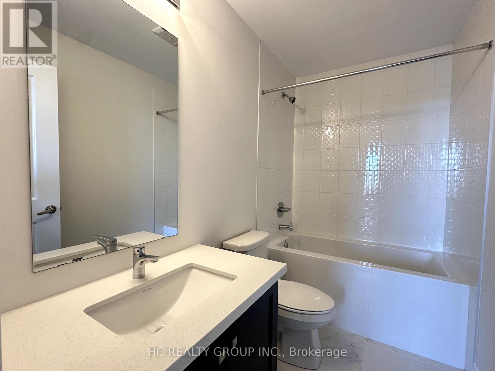 Photo 12 of 561 Vine Cliff Boulevard, Markham ON