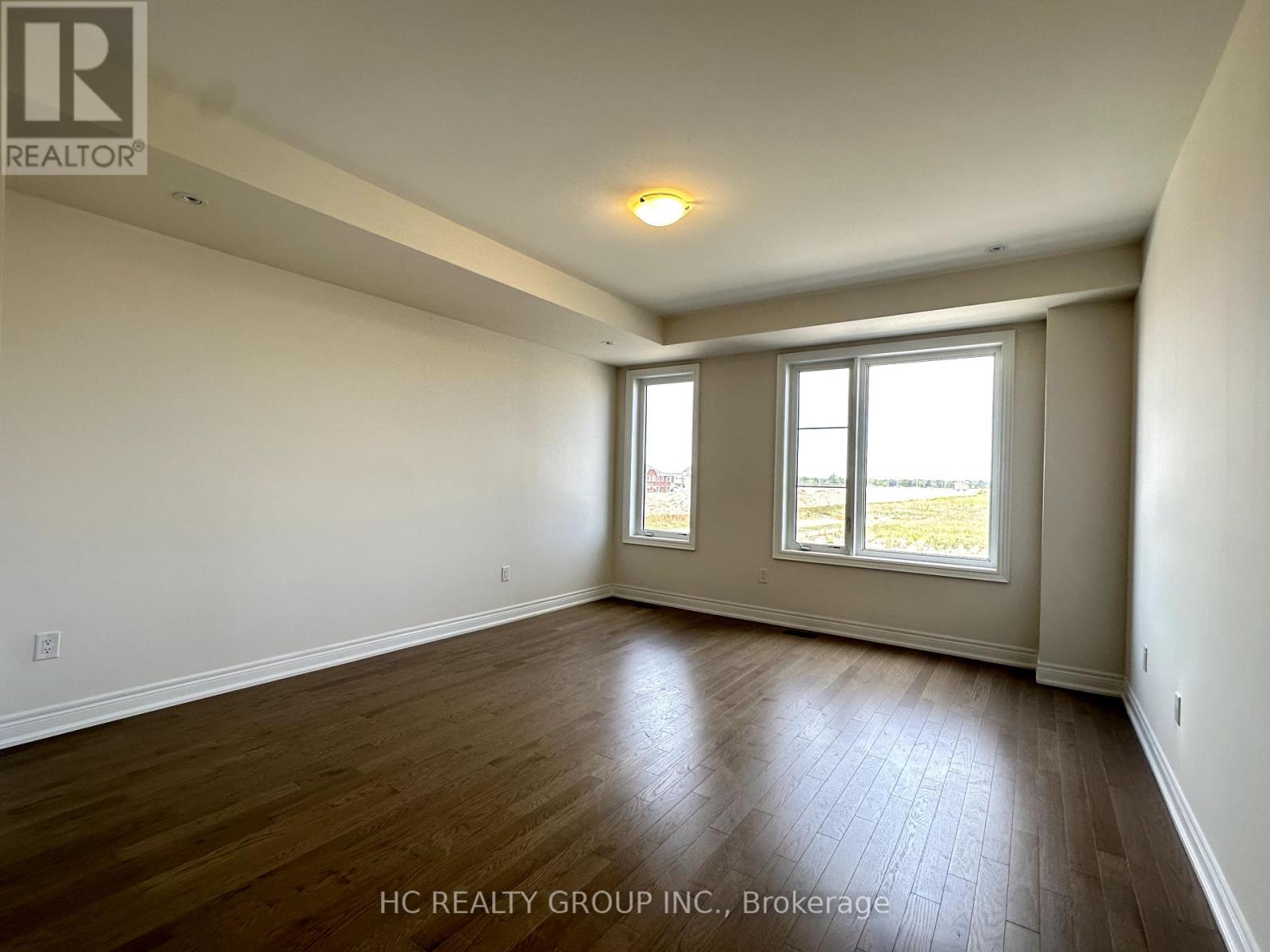 Photo 9 of 561 Vine Cliff Boulevard, Markham ON
