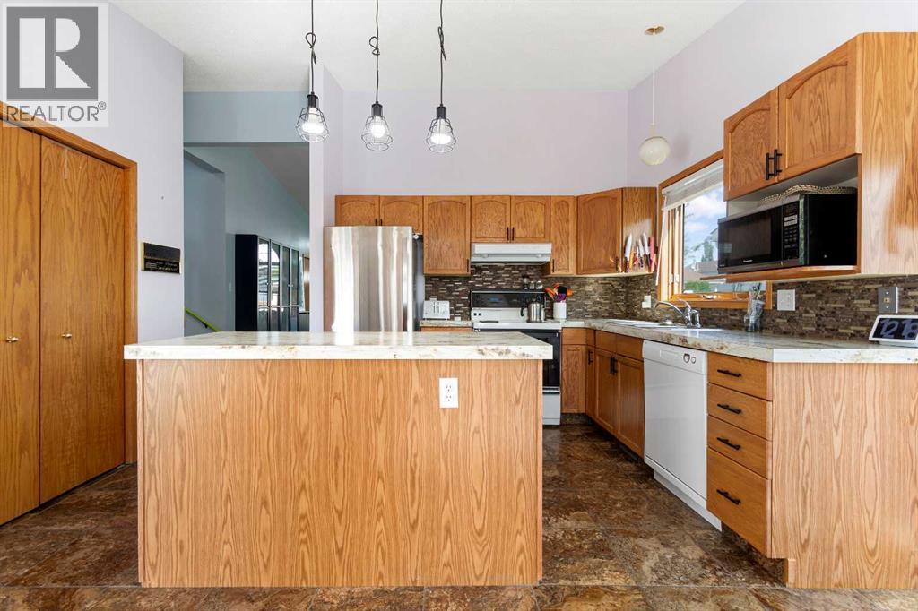Photo 5 of 9055 106 Avenue, Grande Prairie AB
