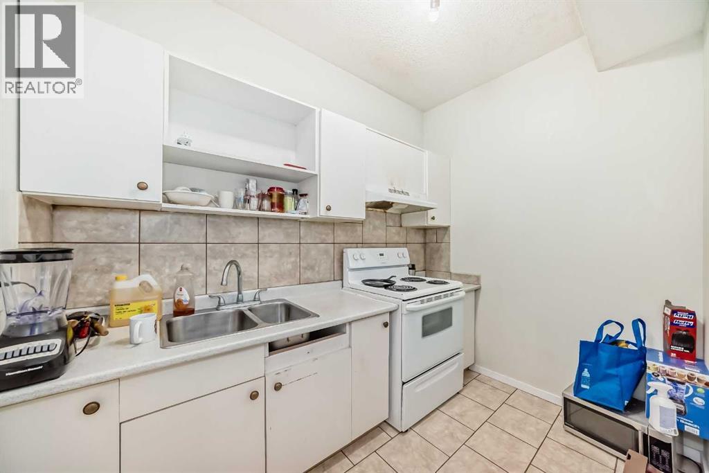 Photo 19 of 496 Panora Way Nw, Calgary AB