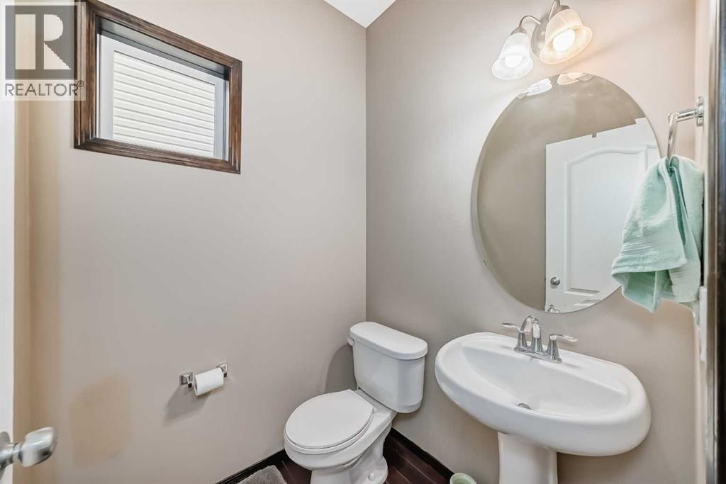 Photo 8 of 496 Panora Way Nw, Calgary AB