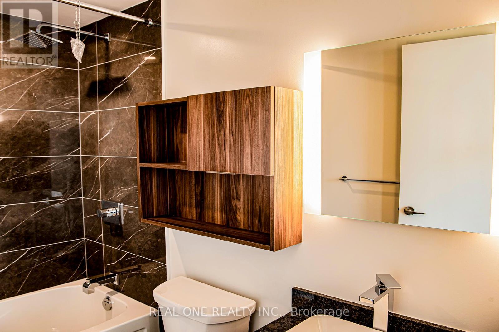 Photo 3 of 3002 501 Yonge Street, Toronto ON