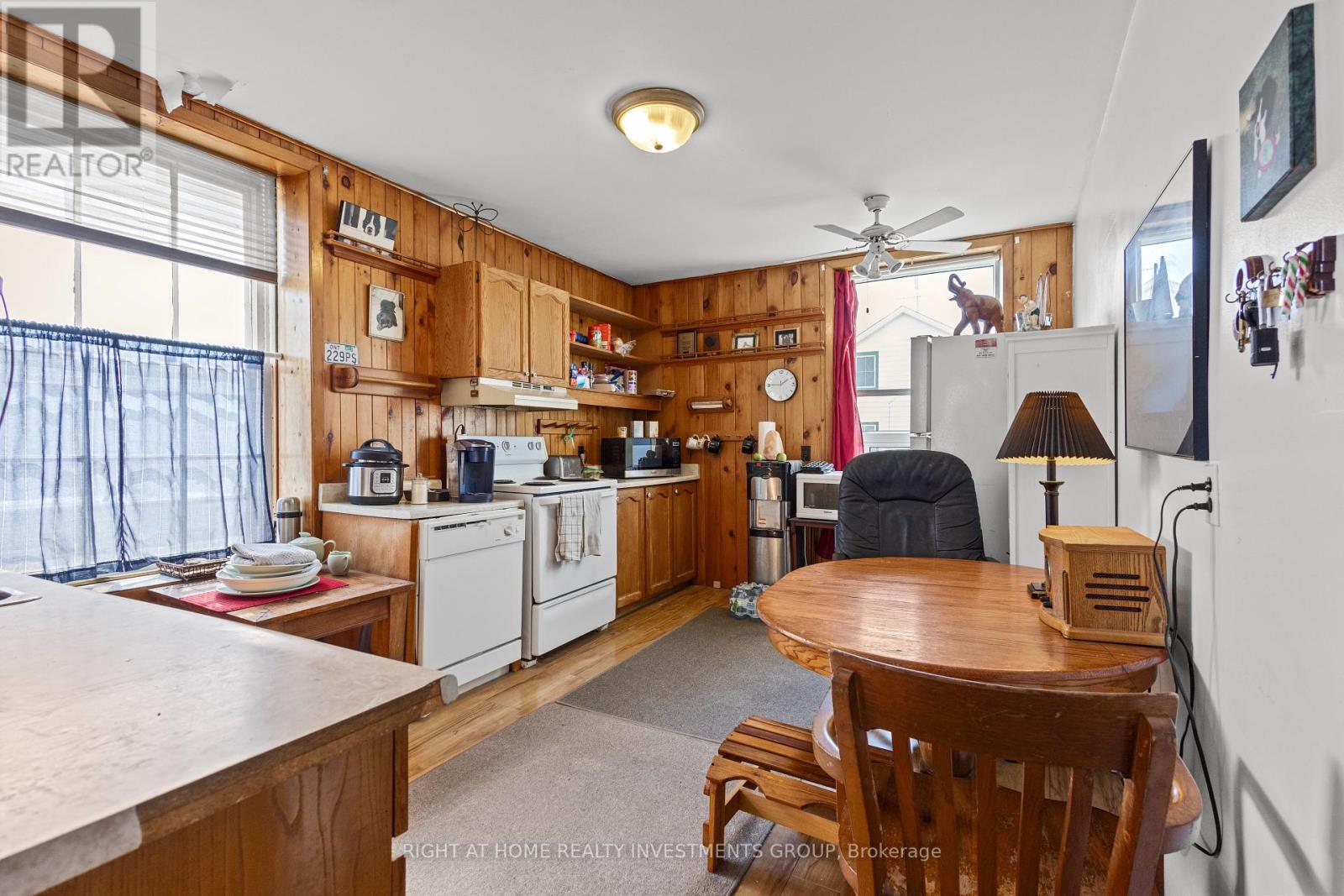 Photo 7 of 6745 Main Street, Whitchurchstouffville ON