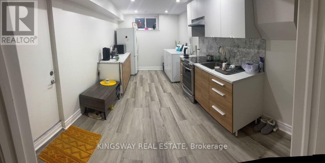 Photo 5 of Lower Unit 134 Oxford Street, Richmond Hill ON