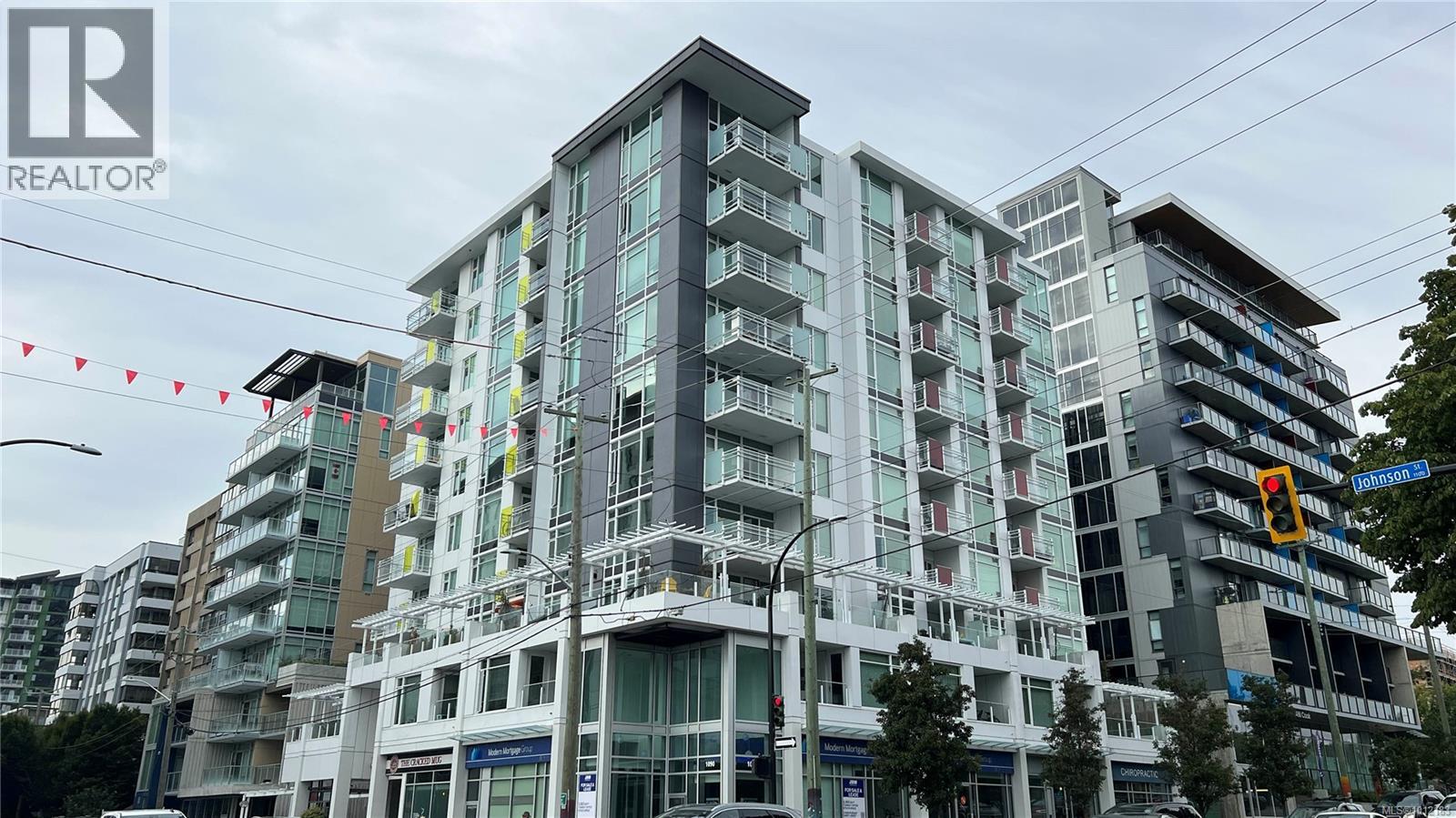 Photo 2 of 205 1090 Johnson St, Victoria BC