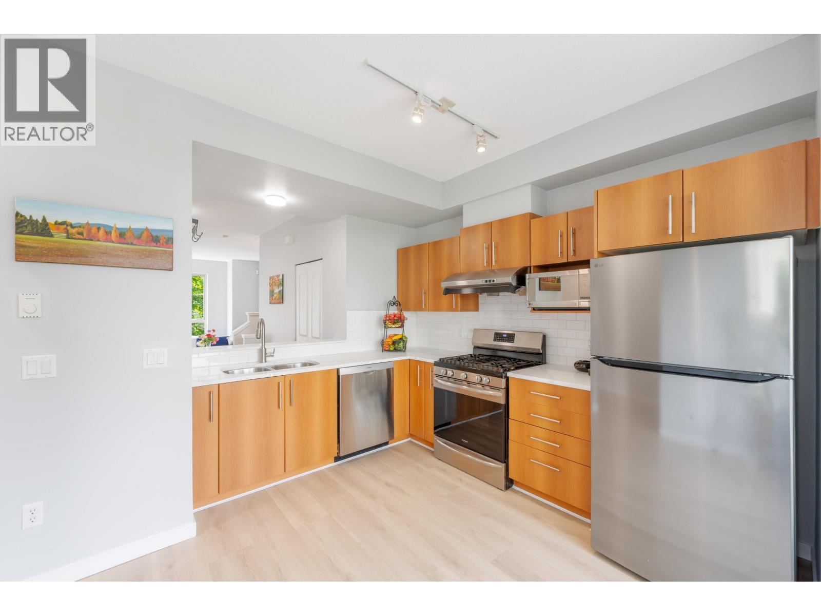 Photo 6 of 130 9229 University Crescent, Burnaby BC