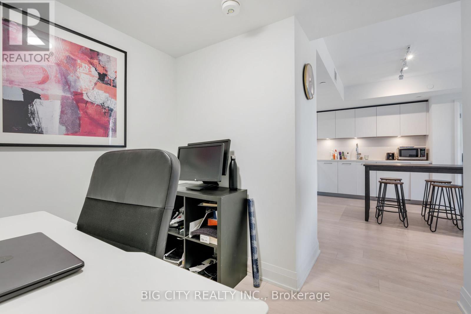 Photo 11 of 523 33 Frederick Todd Way, Toronto ON