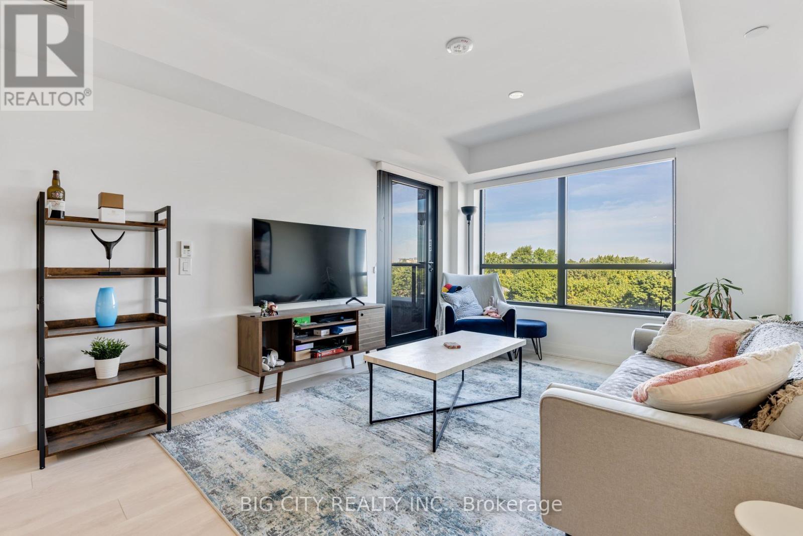 Photo 6 of 523 33 Frederick Todd Way, Toronto ON