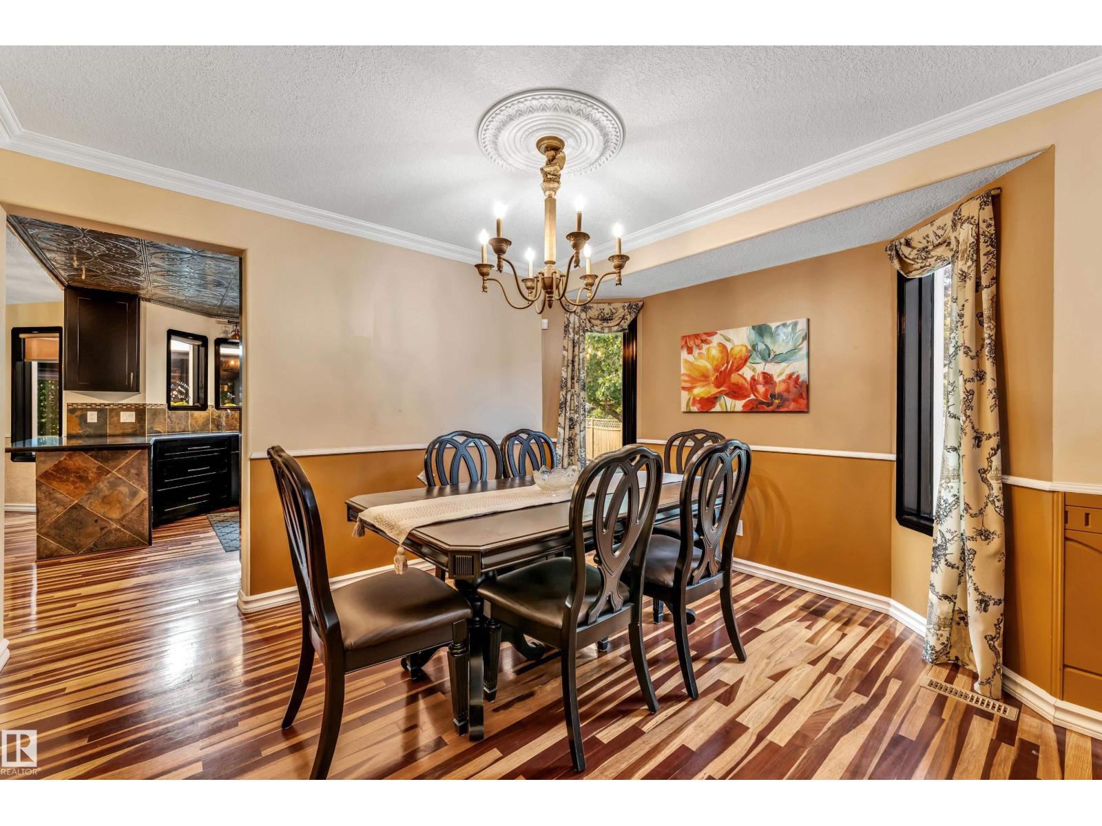 Photo 12 of 4318 46 St Nw, Edmonton AB