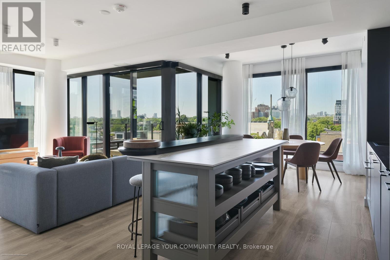 Photo 2 of 612 505 Richmond Street W, Toronto ON