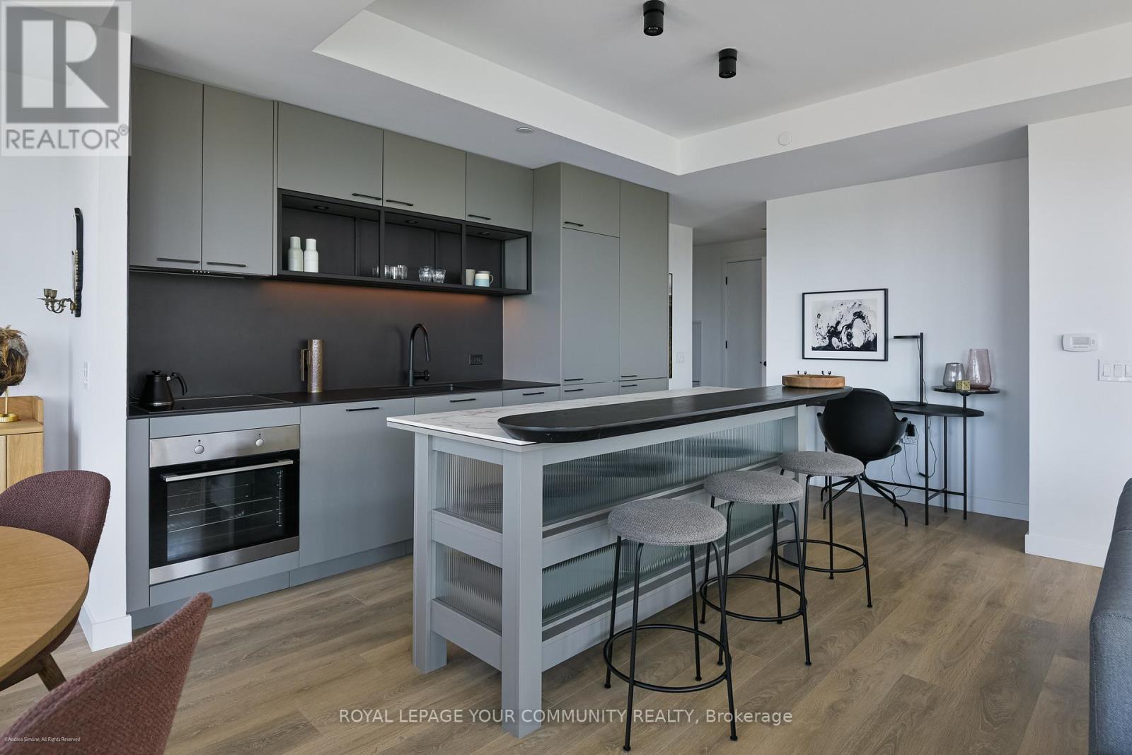 Photo 10 of 612 505 Richmond Street W, Toronto ON