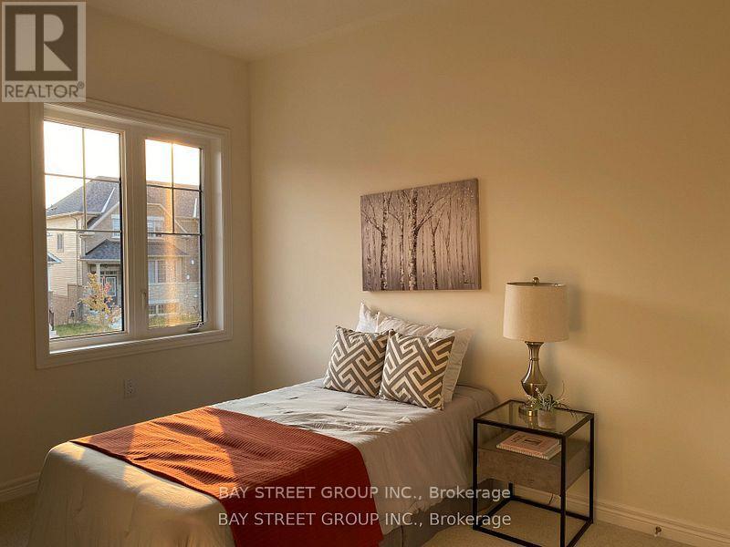 Photo 16 of 315 Coronation Road, Whitby ON